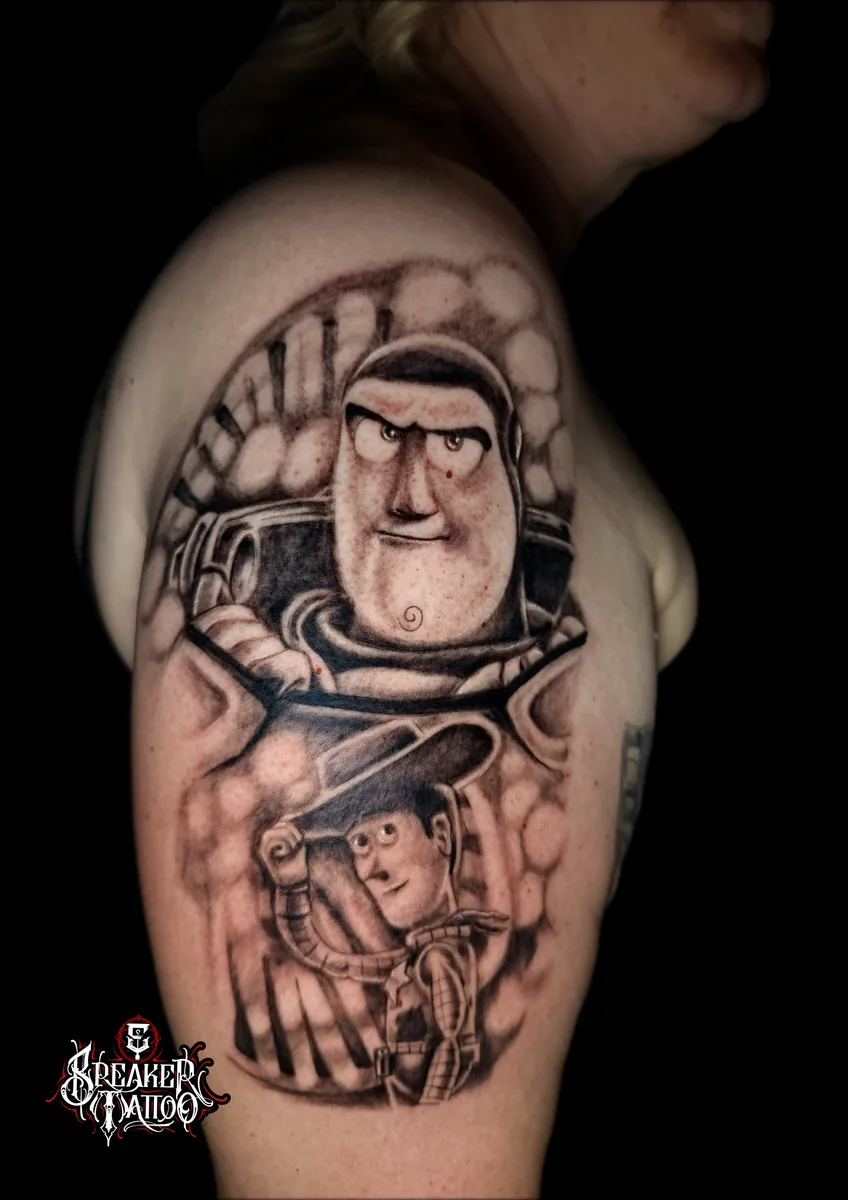 Comicfigur mit Astronautenhelm auf der Schulter, realistisch schattiert